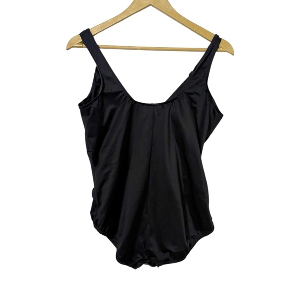 Miraclesuit Size 18W Black Twist Front One Piece Swimsuit Slimming Resortwear - Picture 2 of 6